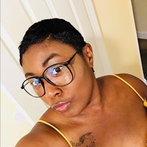 Meet your Posher, Cher